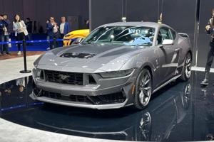 <span class=keywords><strong>Ford</strong></span> <span class=keywords><strong>Mustang</strong></span> d'occasion, supercar haute performance, modèle 2019 <span class=keywords><strong>2020</strong></span> 2021, 2.3L EcoBoost, rouge bordeaux, maintenant disponible - Product Image 3