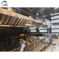 Bar-restaurant modulaire en conteneur maritime de 40 pieds, design personnalisable, préfabriqué, avec toit.