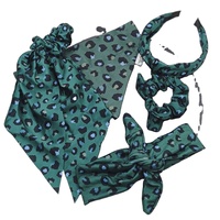 Chouchous cheveux cravates animal de compagnie Bandana collier de luxe chat chien Bandanas bavoirs gros chien écharpe
