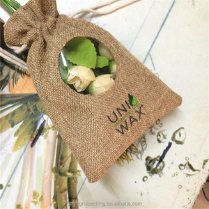 Sacs-cadeaux spéciaux en <span class=keywords><strong>toile</strong></span> <span class=keywords><strong>de</strong></span> <span class=keywords><strong>jute</strong></span> avec fenêtre transparente visible <span class=keywords><strong>pour</strong></span> l'emballage <span class=keywords><strong>de</strong></span> cosmétiques Pochette d'emballage en <span class=keywords><strong>toile</strong></span> <span class=keywords><strong>de</strong></span> <span class=keywords><strong>jute</strong></span> d'huile essentielle <span class=keywords><strong>de</strong></span> <span class=keywords><strong>lavande</strong></span> - Product Image 6