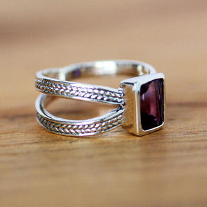 Anello H387 con Gemma Taglio Smeraldo Geometrico in Argento 925 con Montatura a Castone, Unisex per Uso Quotidiano - Product Image 6