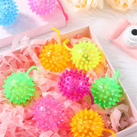 Balles lumineuses Favors Fidget Spiky Toy Soulagement du Stress Spike Balle en caoutchouc Football volley-ball Led Clignotant Spiky Balls
