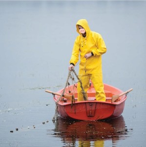 Ensemble imperméable robuste en PVC épais pour la <span class=keywords><strong>pluie</strong></span> et les intempéries, comprenant une veste et un pantalon à bretelles, idéal pour la pêche - Product Image 6