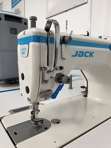 Máquina de Coser de Puntada Recta de Una Aguja Serie Jack a para la Industria Textil y de Prendas de Vestir, Rendimiento Eficiente y Estable - Product Image 4