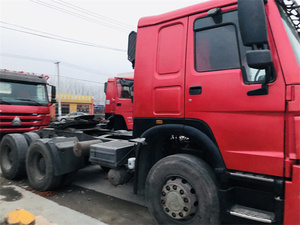 รถบรรทุกหัวลากมือสอง Sinotruk Euro2 ดีเซล 6x4 พวงมาลัยซ้าย HOWO 10 ล้อ รับน้ำหนัก 21-30 ตัน 371 แรงม้า กล้องมองหลัง 360 องศา - Product Image 4