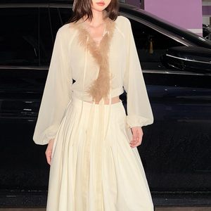 Blusa Elegante de Malla para Mujer, Manga Larga Ancha, Cuello en V Transparente con Ribete de Piel, Top de Fiesta Translúcido, Top de Moda - Product Image 5