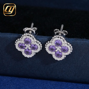 Boucles d'oreilles clous en moissanite en forme de fleur, argent 925 plaqué rhodium, bijoux de fête pour femme, luxe, taille brillant rond, sertissage à griffes - Product Image 3