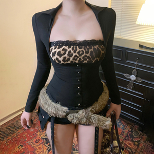 Chemise en tricot à col carré à imprimé léopard tendance et audacieuse avec dos ouvert et détails de nœuds - Blouse vintage sexy à patchwork - Product Image 2