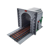 Blocs de construction MOC, vue de rue, bâtiment, train, grotte, ville, voie ferrée, décoration périphérique, modèle assemblé en DIY