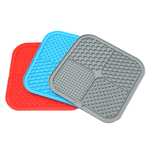 Tapis en silicone pour animaux de compagnie, gamelle anti-glouton pour chiens, assiette à lécher, tapis antidérapant en silicone pour chiens, fournitures d'entraînement alimentaire pour chiens - Product Image 1