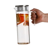 Offre Spéciale variété de bouteilles d'eau froide sont faciles à nettoyer Pichet de jus clair mis dans le réfrigérateur