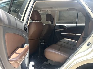 รถ SUV BYD S7 ปี <span class=keywords><strong>2015</strong></span> เครื่องยนต์ 2.0T เกียร์ DCT พวงมาลัยซ้าย พร้อมภาชนะบรรจุของขนาดประหยัดพื้นที่ 2398 ลิตร ล้อแม็ก 18 นิ้ว ถังน้ำมัน 72 ลิตร รถมือสองประหยัดน้ำมัน - Product Image 4
