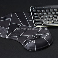 Tapis de souris personnalisé OEM ODM en PU, gel de silicone, tapis de souris ergonomique pour le bureau, le jeu, pour cadeau et usage quotidien