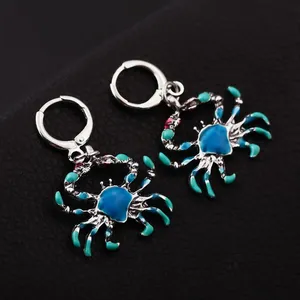 Hebillas de oreja de cangrejo degradadas coloridas, Pendientes colgantes de moda bonitos de dibujos animados de lujo, diseño creativo para damas, lujo sensible - Product Image 3
