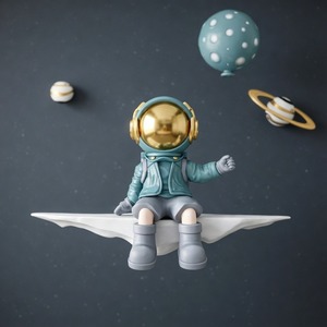 Escultura de Pared de Astronauta de Resina Personalizada con Globo de Planeta para Decoración de Sala de Estar y Exhibición de Temática Espacial - Product Image 1