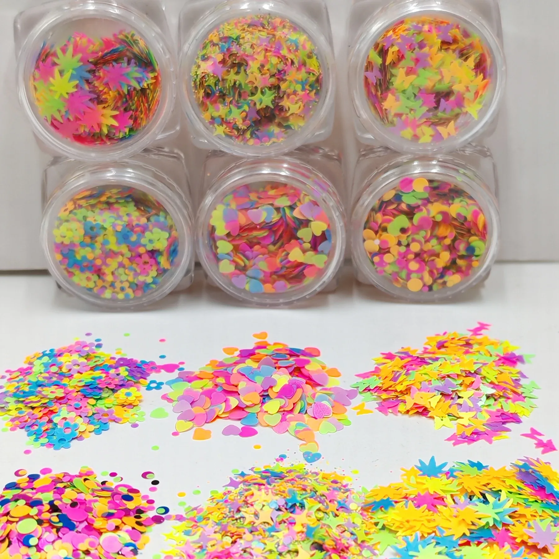 6 สี แต่ละสี 1 กระปุก