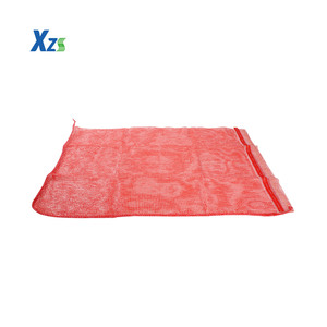 Sac en gaze Leno blanc, vert et rouge avec cordon - Product Image 1