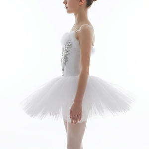 Vestido de Ballet Profesional Fitdance Kids White Swan para Niñas, con Plumas y Pedrería, Disfraz para Actuaciones en Escenario, Disponible en Stock - Product Image 2