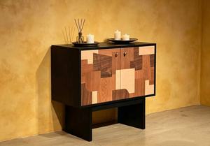 Aparador Moderno de Madera con Marquetería Geométrica, Gabinete de Almacenamiento de 2 Puertas con Tiradores de Latón, Mueble de Sala de Estar Estilo Mid-Century - Product Image 3