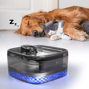Offre Spéciale : Distributeur d'eau intelligent et luxueux pour chien, 8L, ultra-silencieux, écologique, avec filtres de remplacement en PC, rechargeable - Product Image 4