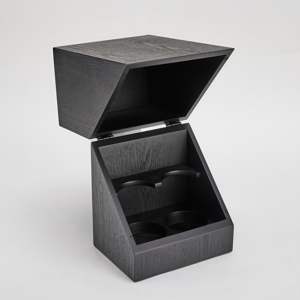 Boîte à vin et whisky en MDF noir exquis, faite à la main, découpée au laser, design élégant, couvercle à charnière, compartiments internes, rangement sûr et présentation élégante - Product Image 1