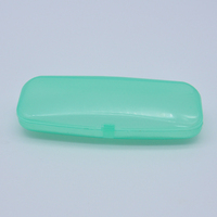 Étui à lunettes rectangulaire transparent en plastique dépoli, tendance, portable, rigide, avec logo personnalisé, couleur bonbon