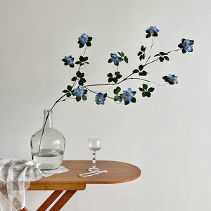 Fleur artificielle en soie Guanyin Lotus Vine 30cm-100cm Bleu Blanc Haute Simulation Décoration Maison Accessoires Mariage - Product Image 1