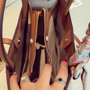 Sac fourre-tout en cuir pleine fleur Togo, luxe discret, pour le <span class=keywords><strong>travail</strong></span> et les trajets quotidiens, sac à main sans marque avec poignée supérieure, vente en gros pour boutiques du Royaume-Uni et de France - Product Image 4