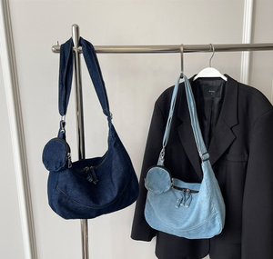 Sac bandoulière personnalisé en denim bleu doux pour femme, sac bandoulière rétro uni tendance - Product Image 2