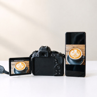 Appareil photo reflex numérique d'occasion D5600 en gros avec objectif VR 18-140mm, kit 24,2MP, SnapBridge, Bluetooth, écran tactile, qualité supérieure, reconditionné pour la revente