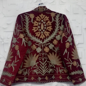 Nouvelle veste longue vintage en velours Suzani pour femme, élégante et décontractée, brodée à la main, manteau d'hiver confortable, cardigan, robe de plage - Product Image 2