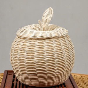 Panier en rotin naturel tressé en forme de pomme, boîte de rangement décorative avec couvercle pour chambre d'enfant ou crèche - Product Image 2