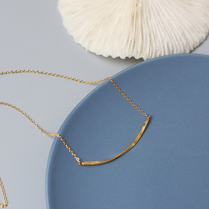 สร้อยคอโมเบียสแบบบิดเกลียวลายยิ้ม สแตนเลสชุบทอง ไม่ลอก ไม่ดำ - Product Image 3