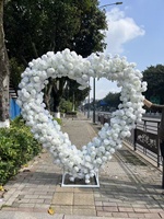 L20 Meilleure Vente Propositions Roses Arche Florale Arrangements Fleurs Artificielles en Forme de Cœur pour Décor de Toile de Fond d'Événement de Mariage