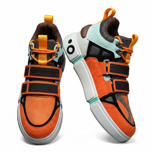 Zapatillas deportivas versátiles y a la moda para hombre y mujer, con costuras y contraste de colores modernos. - Product Image 1