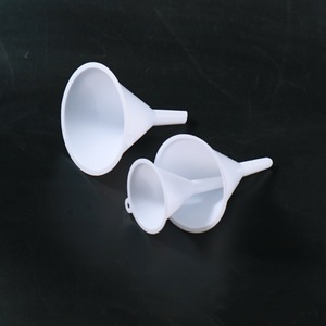 Juego de embudos de plástico, 4 piezas, varios tamaños, calidad alimentaria, engrosados, para colar vino en el hogar - Product Image 1