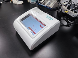Analyseur vétérinaire multiparamètres DMFI03 de haute qualité et longue durée de vie pour petits et grands animaux, analyseur quantitatif d'immunofluorescence - Product Image 4