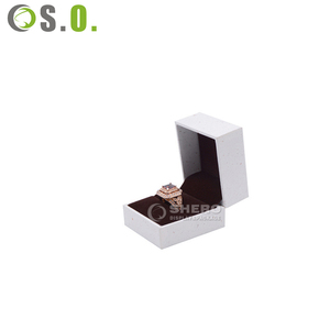 Wholesale Imitation Leather Paper Jewelry <b>Box</b> with <b>Plastic</b> Core Factory Direct High Quality for Ring Necklace <b>Display</b> - Product Image 3