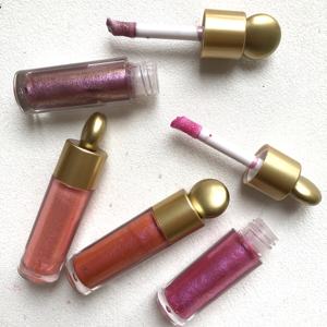 ลิปกลอสเปลี่ยนสีติดทนนาน กันน้ำ บำรุงริมฝีปาก ชุ่มชื้น สูตรวีแกน พร้อมกลิตเตอร์ - Product Image 4