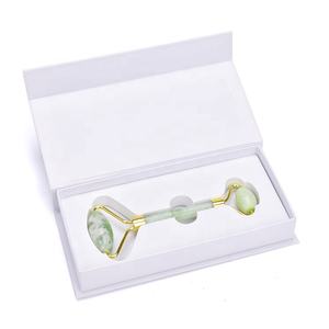 Masajeador facial de alta calidad gua sha Juego de Herramientas rodillo de jade con caja de embalaje - Product Image 4