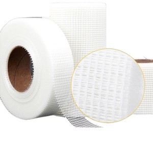 Hot Selling <span class=keywords><strong>4</strong></span>*<span class=keywords><strong>4</strong></span> 130gsm Alkali Resistente Glasvezel Mesh Netto Rol Custom Custom Voor Bouwmaterialen Rechtstreeks Uit China - Product Image 2