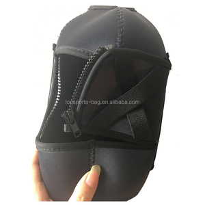 2.2L Botella de agua de medio galón Funda de almacenamiento aislada Neopreno Negro con soporte para teléfono - Product Image 4