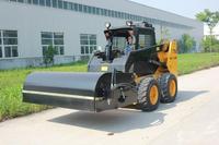 Kehraufsatz mit Hydrauliksystem für Kompaktlader, Integrierter Trichter & Selbstentleerung, Staubfreier Reiniger