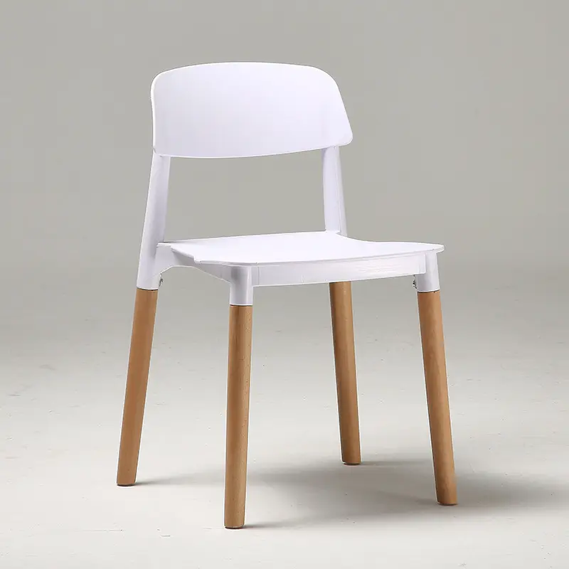 Preço barato empilhável interior PE PP Leisure perna de madeira assento de plástico café restaurante cadeira de jantar