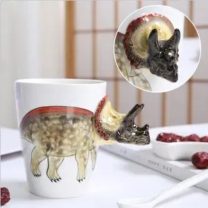 400-500ml toptan yüksek kaliteli zarif tasarım dinozor sevimli hayvan seramik kupa seti kapaklı kaşık kupa