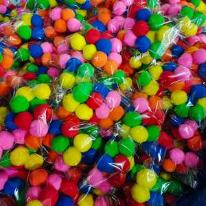 2000 pièces de pompons en plastique pelucheux de 1 cm, couleurs assorties, pour travaux manuels créatifs, matériel de <span class=keywords><strong>bricolage</strong></span> - décorations pour la Saint-Valentin, la remise des diplômes, Diwali - Product Image 6