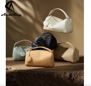 กระเป๋าหนังแท้ AndoBag รุ่นใหม่ แฟชั่นสำหรับผู้หญิง กระเป๋าสะพายข้าง กระเป๋าถือทรงหมอน ดีไซน์เก๋ สำหรับสาวๆ รุ่น 2986 - Product Image 2