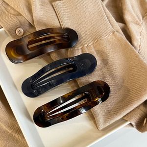 Pinces à cheveux longues ovales pour l'automne et l'hiver, pinces à cheveux épaisses à <span class=keywords><strong>boucle</strong></span> papillon, pinces à cheveux minimalistes élégantes antidérapantes pour femmes - Product Image 3