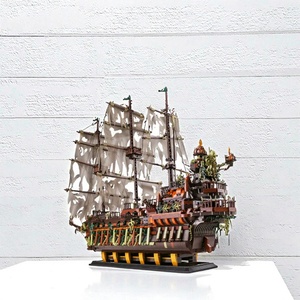 Pour Mould King 13138 Kit de construction de modèle de bateau pirate Dutchman Sailboat MOC pour adultes Nouvelle collection - Product Image 4