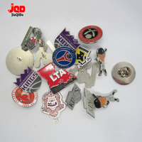 Épingles en métal personnalisées pour l'art et les objets de collection, épingles à revers en émail souple avec logo, badges en métal de forme irrégulière pour vêtements